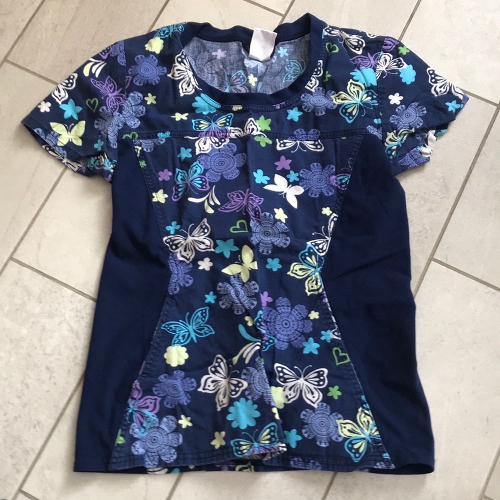 Cherokee scrub top